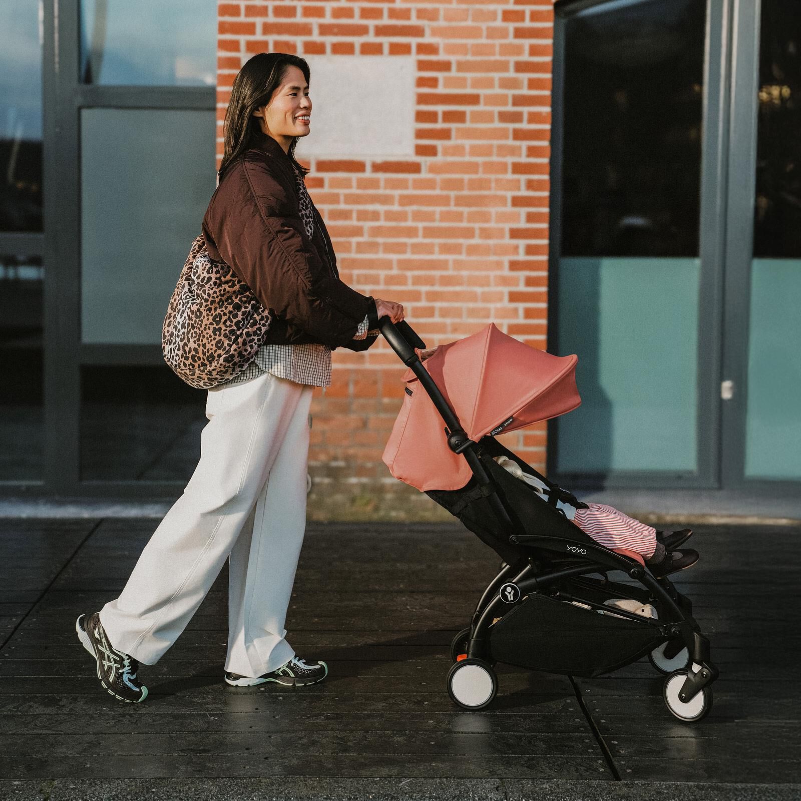 BABYZEN YOYO Beensteun - Liggende positie en zacht kussen zorgen voor extra comfort in de kinderwagen - Gemakkelijk te bevestigen en schoon te maken