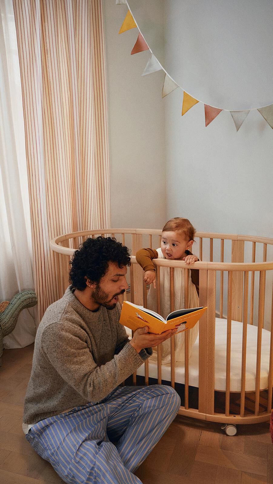 Stokke® Sleepi™ | the adaptable oval crib that grows with your