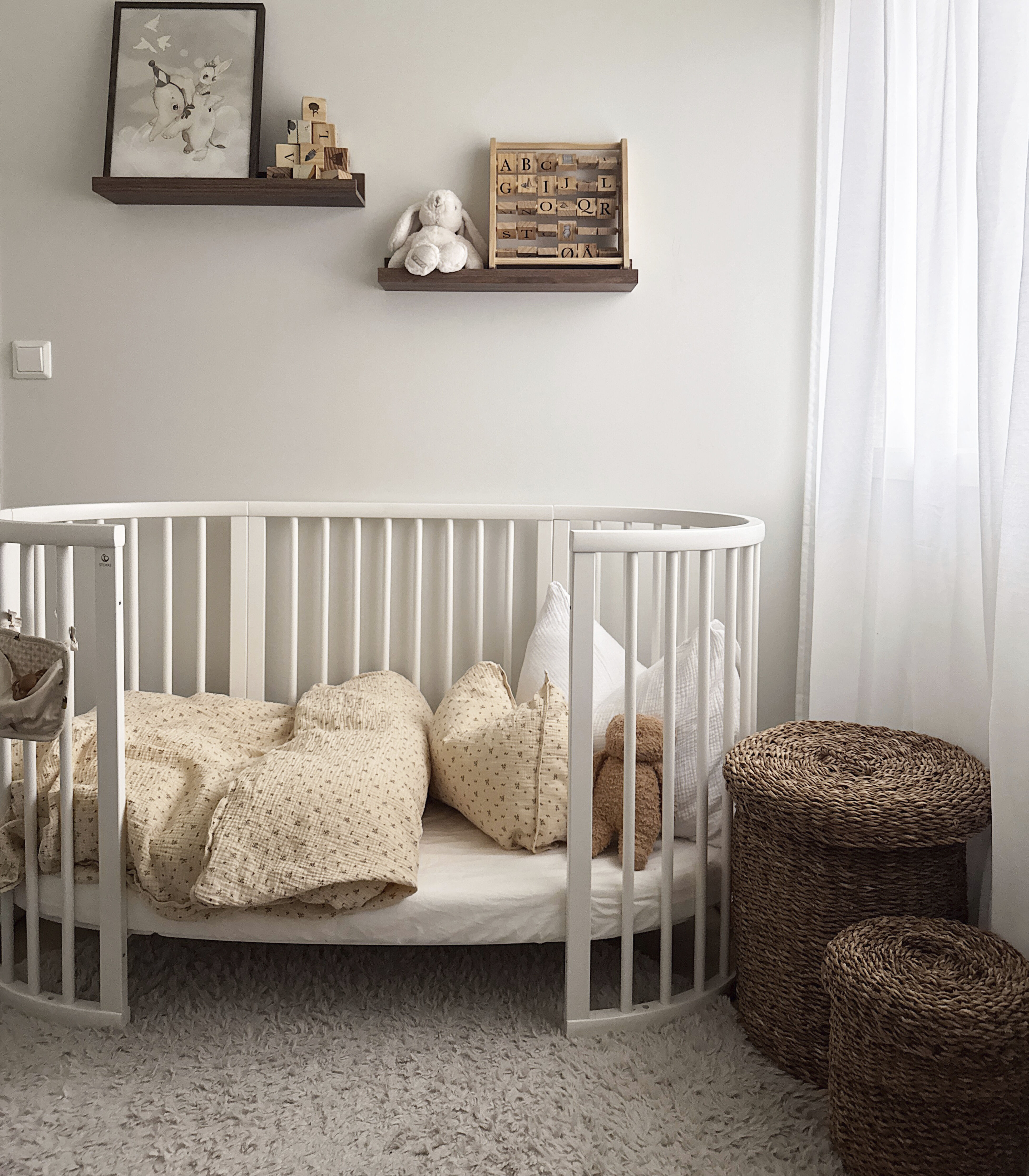 Stokke® Sleepi™ Bed. White.
