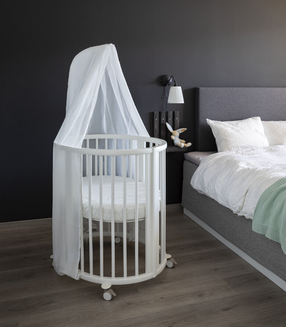 Stokke® Sleepi™ Mini White, with Canopy and Mesh Liner.