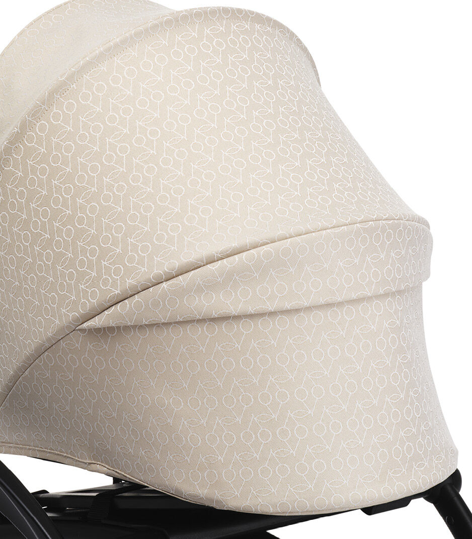 Stokke® YOYO3 0+ Bonpoint. Rear view. Canopy detail, ventilation closed. galery image 6