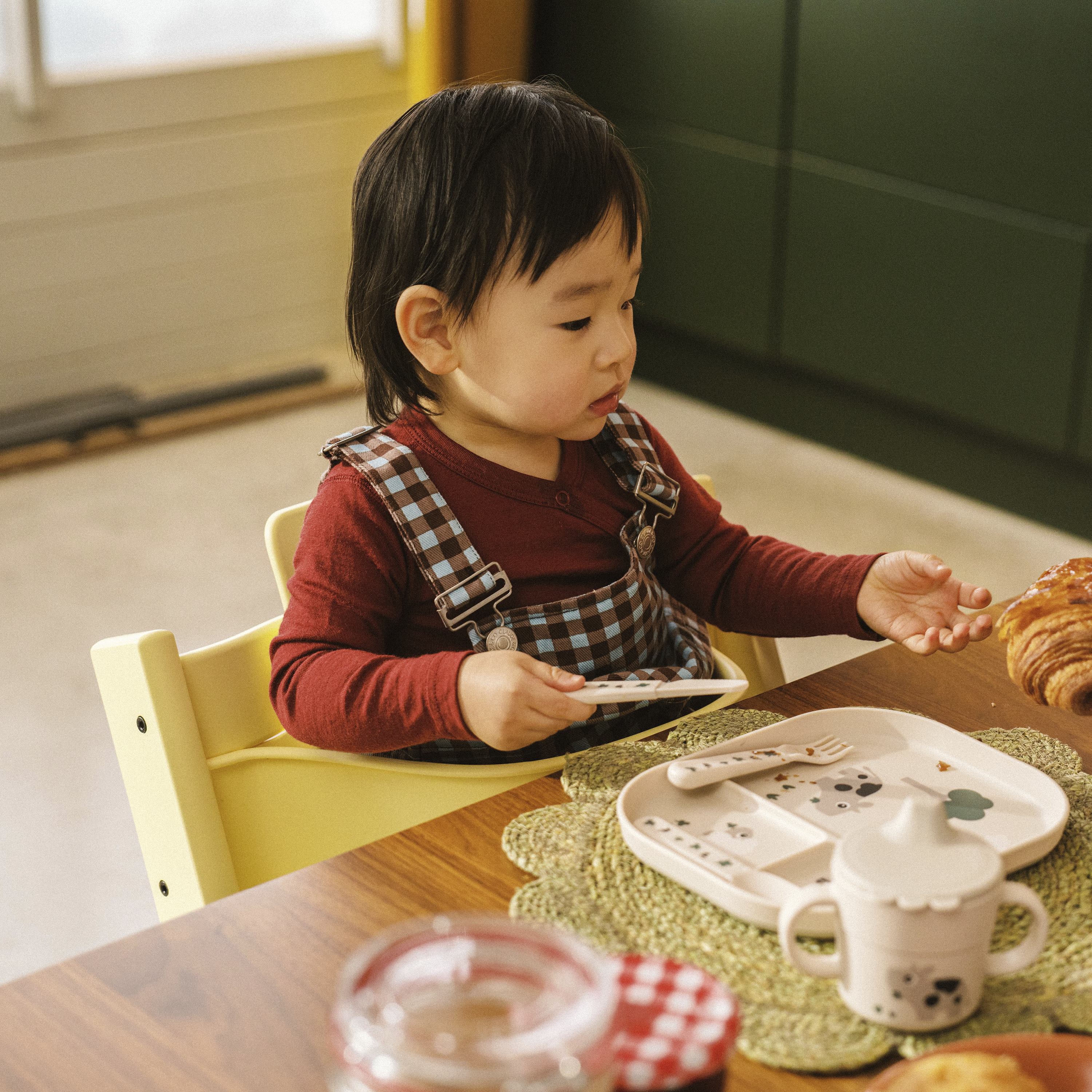 Tripp Trapp® Baby Set² 婴儿套件, Lemon Yellow, mainview 图库图像 3