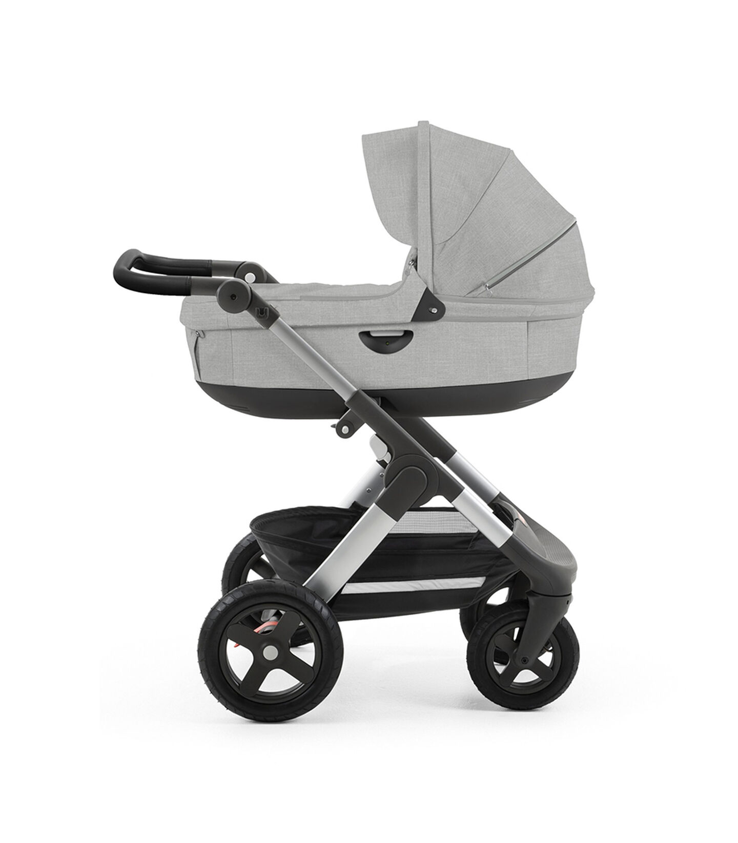 Stokke® Trailz™ with silver chassis  and Stokke® Stroller Carry Cot, Grey Melange. Leatherette Handle. view 2