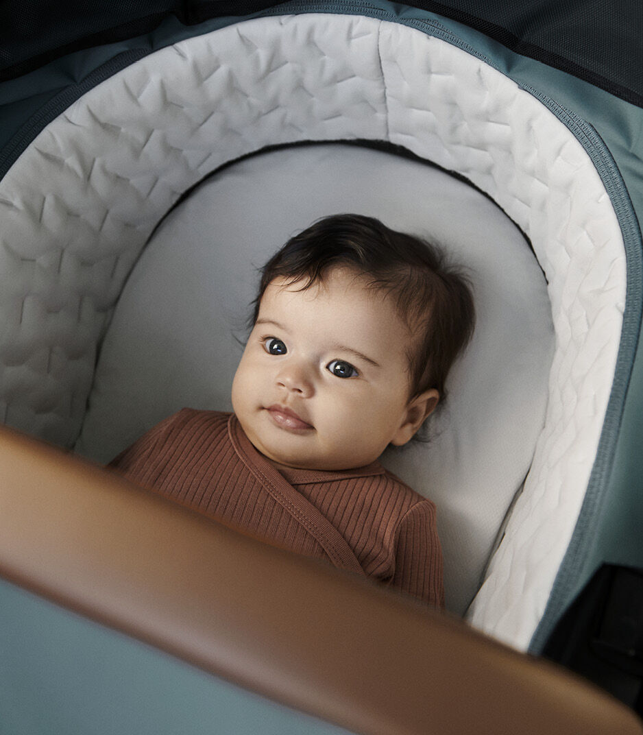 Stokke® Xplory® X Cool Teal, Carry Cot. Close-up.