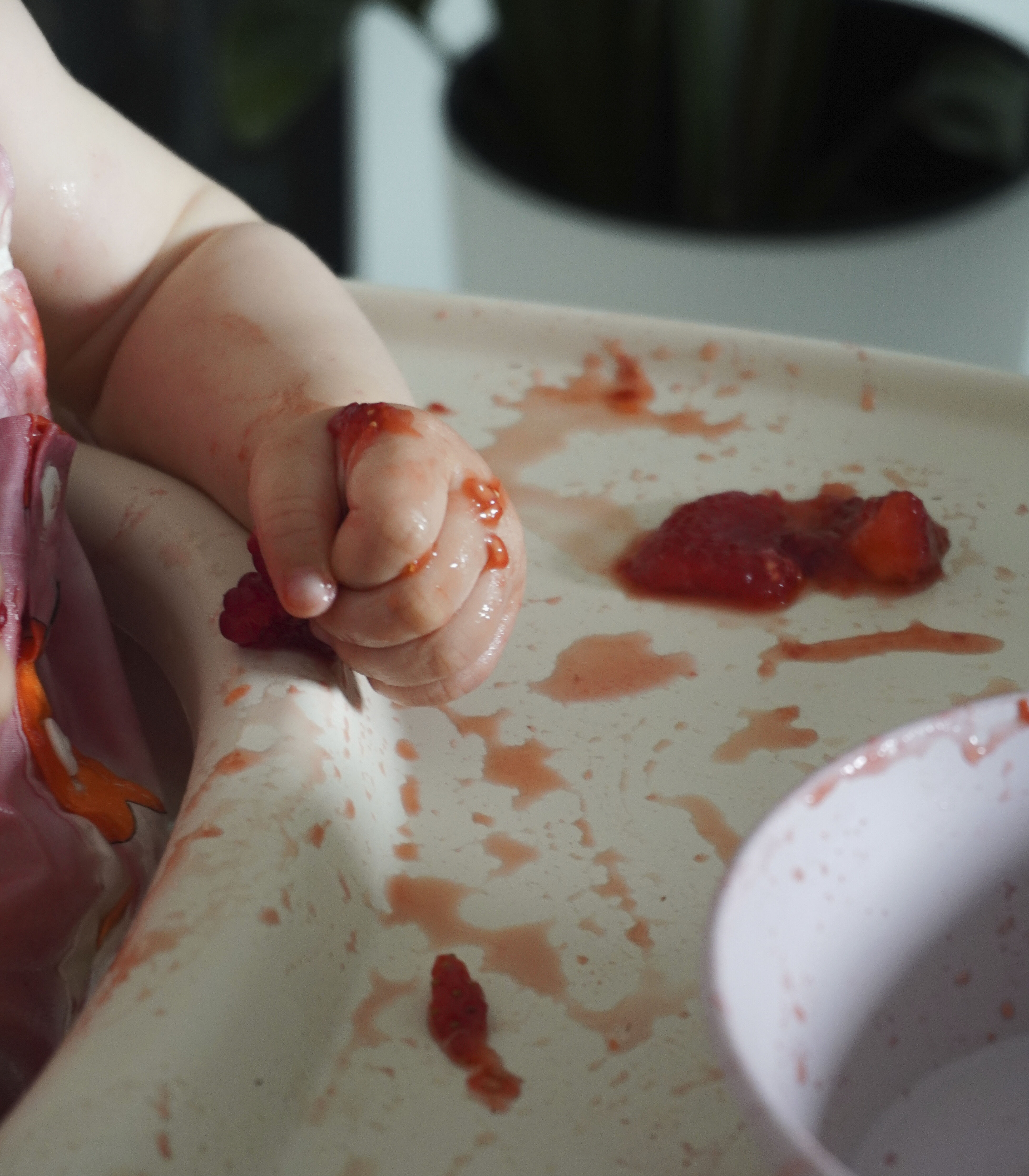 Stokke® Tray, Vanilla White, mainview galery image 3