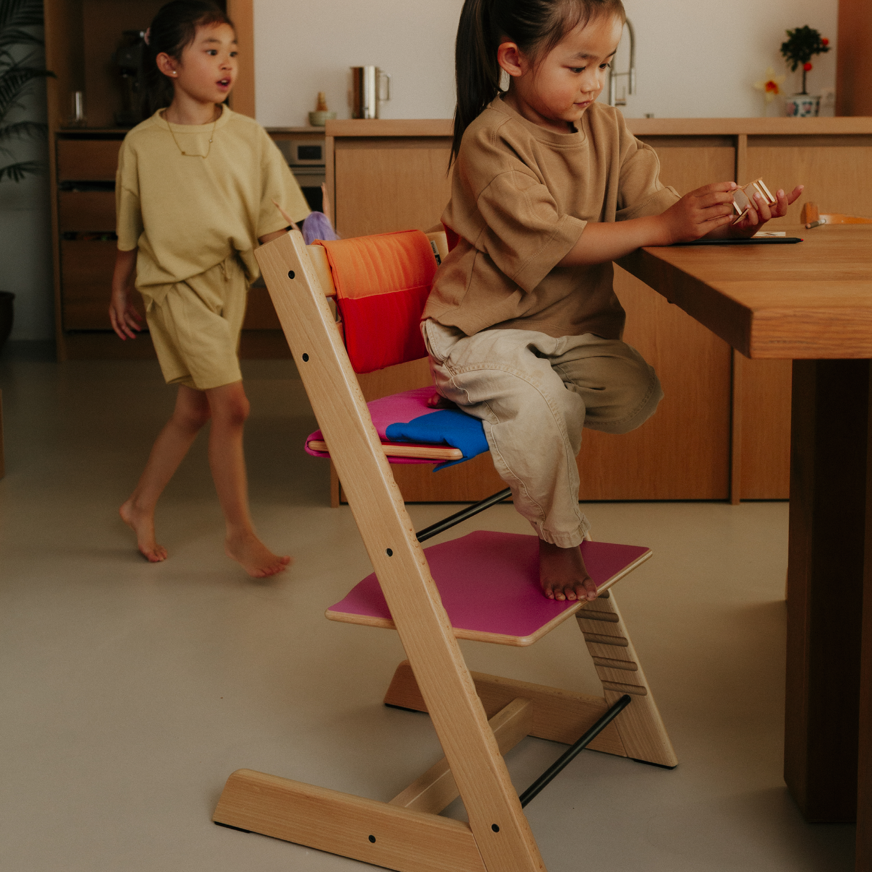 【美品♡】STOKKE トリップトラップ 木製 チェア トリップ トラップ チェア - MoMAエディション | Stokke® オンライン