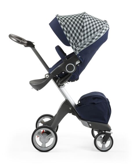 Stokke&reg; Stroller Seat with Style Kit Grey Cube and Stokke&reg; Xploy&reg; chassis, Deep Blue.
