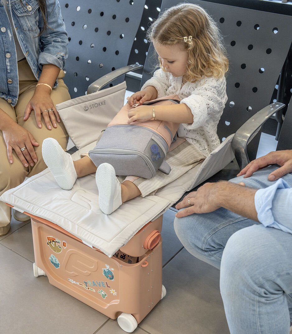 Stokke® JetKids™ BedBox™ and BackPack Coral Pink.