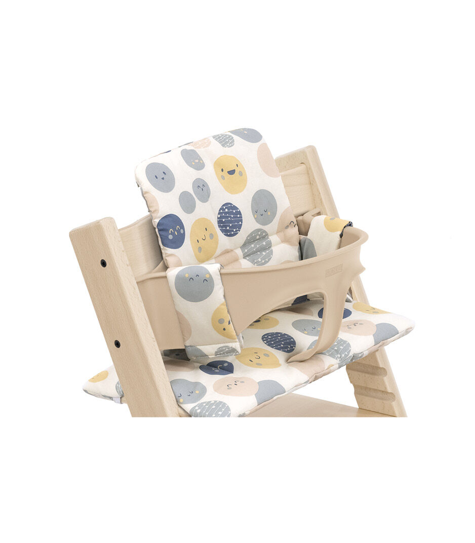 Tripp Trapp® Chair Natural with Baby Set and Classic Cushion Soul System. Detail.