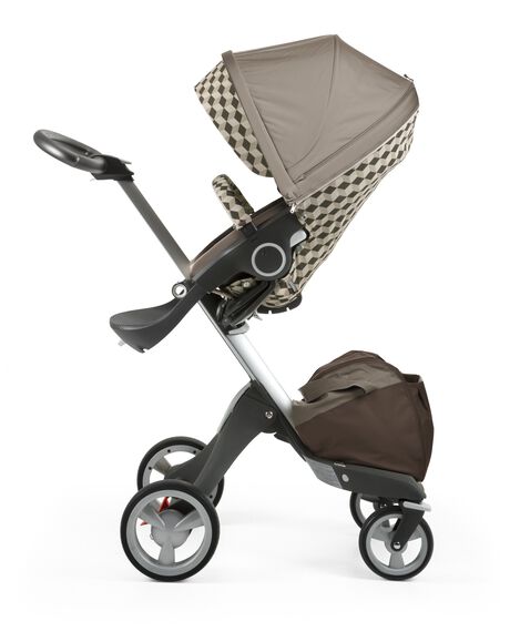Stokke&reg; Stroller Seat with Style Kit Beige Cube and Stokke&reg; Xploy&reg; chassis, Brown.