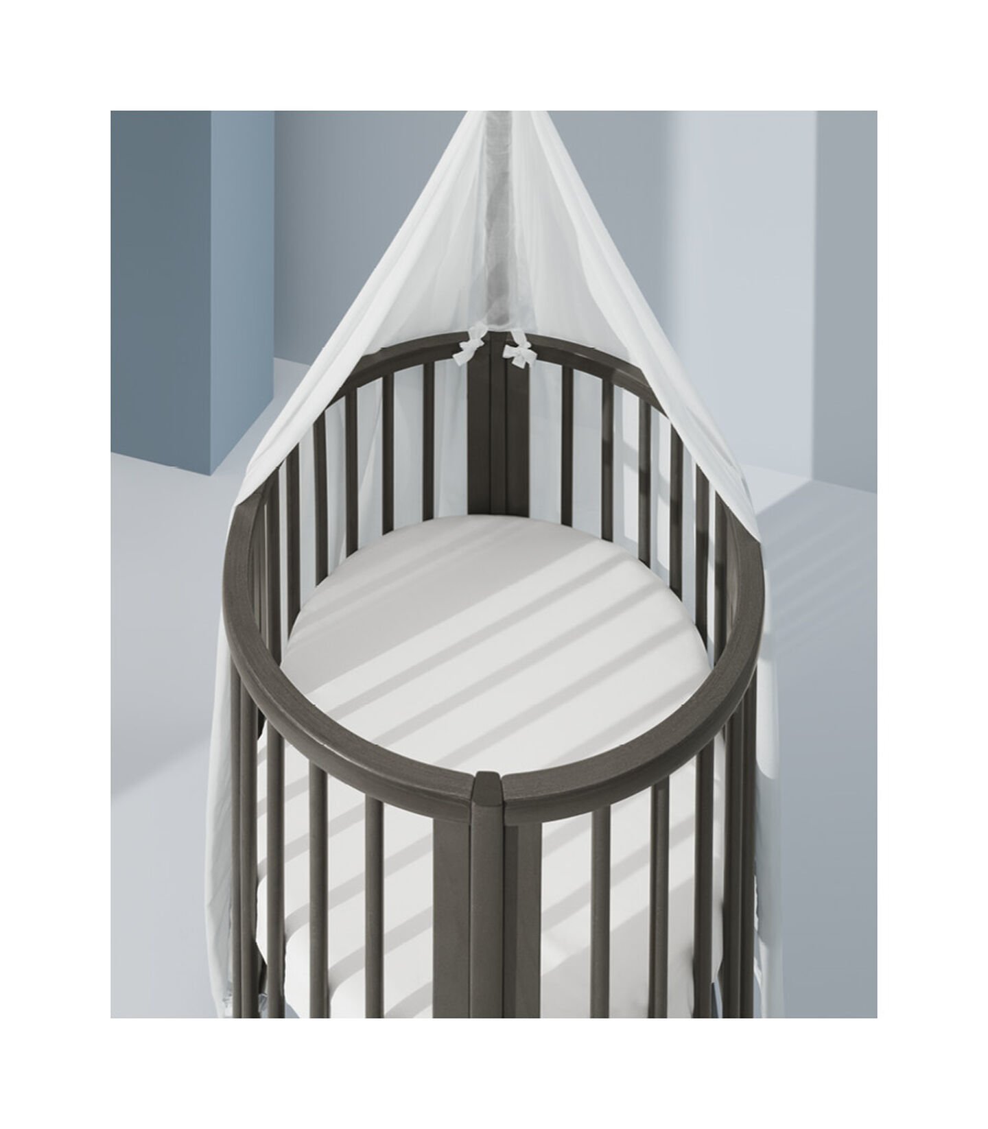 Stokke® Sleepi™ Mini 2022, Hazy Grey. With Mesh Liner. Top view, close-up.
 view 4