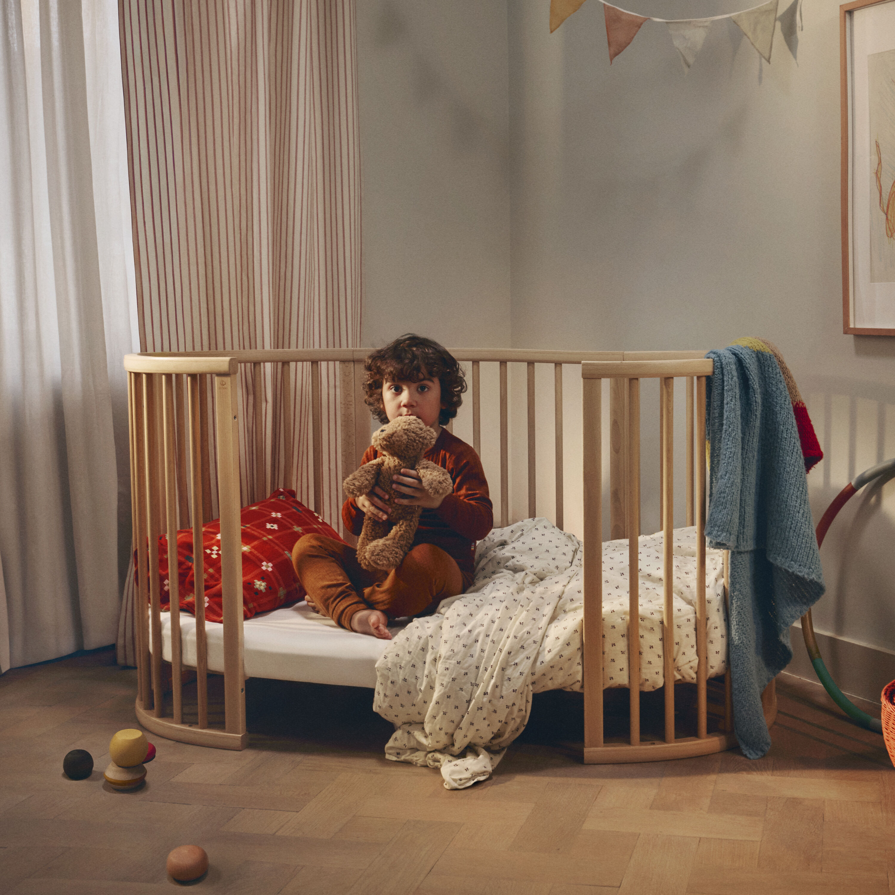 Sleepi™ Convertible Crib with Mattress (0-5 years)​ | Stokke