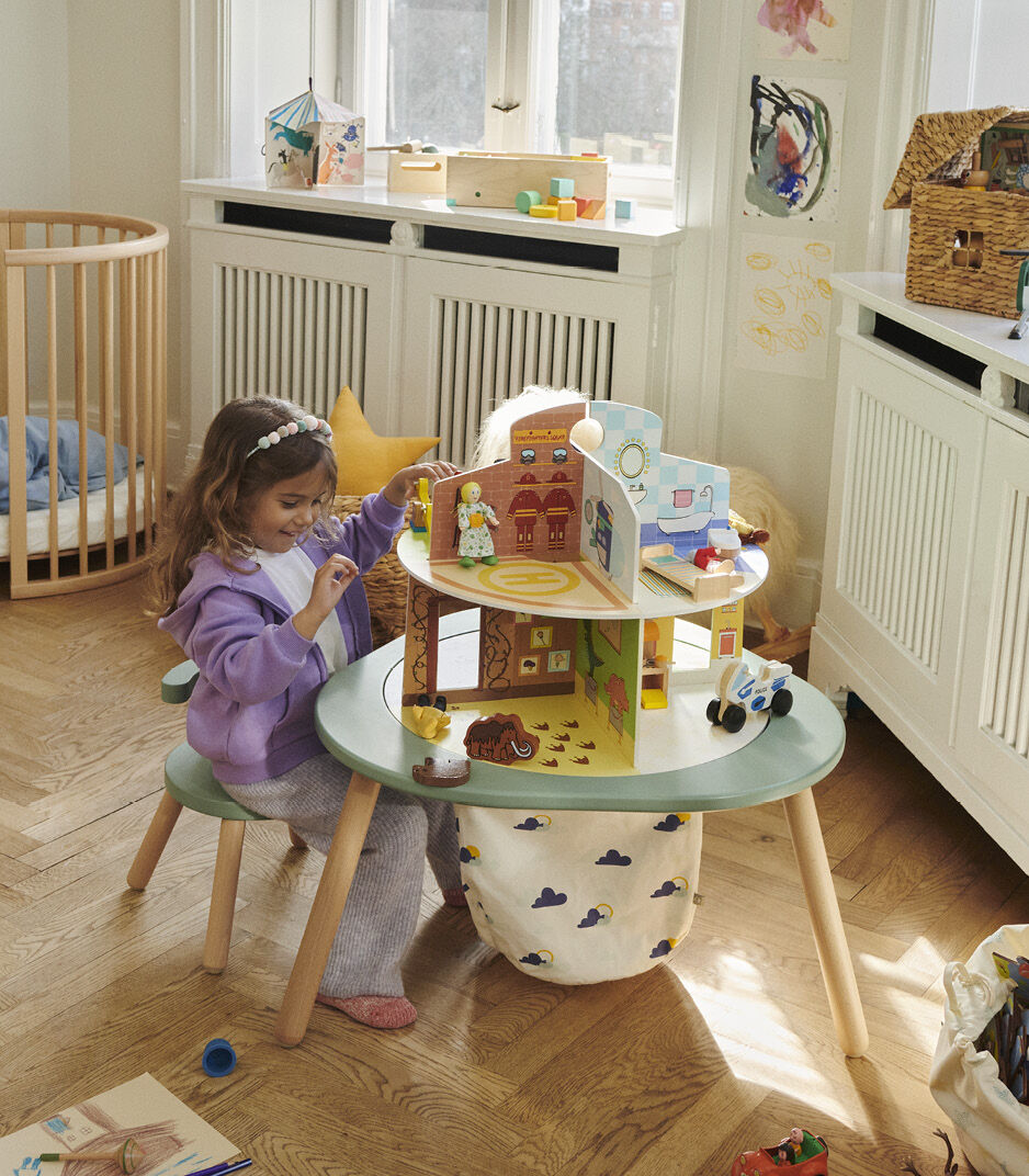 Stokke® MuTable Table with 2-storage Play House  (accessories). Chair Clover Green.  galery image 2