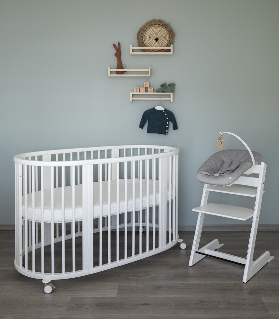 Stokke® Sleepi™ Bed White. Tripp Trapp® chair with Newborn Set. galery image 2