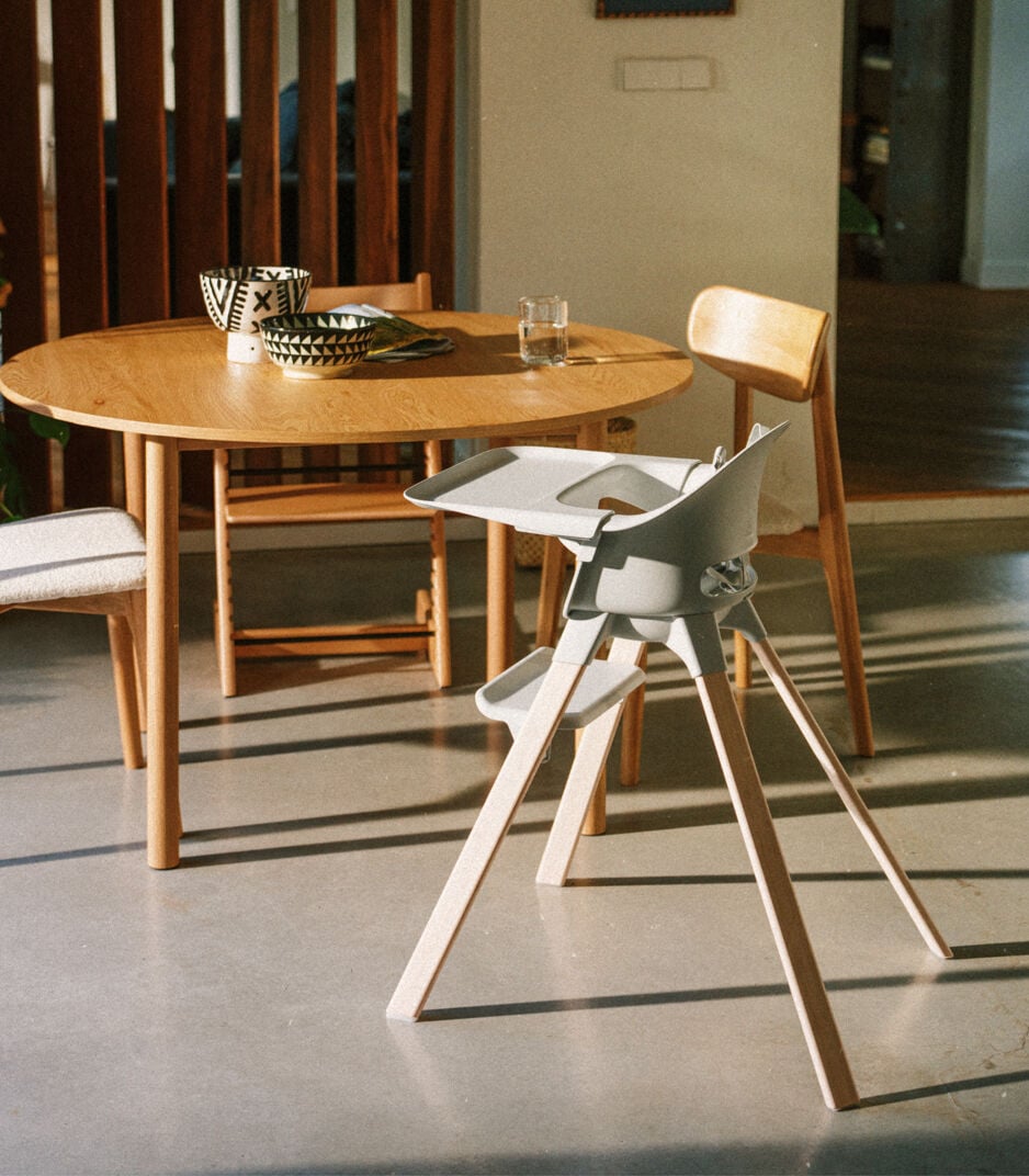 Clikk™ | Portable, easy-to-use high chair for travel & home
