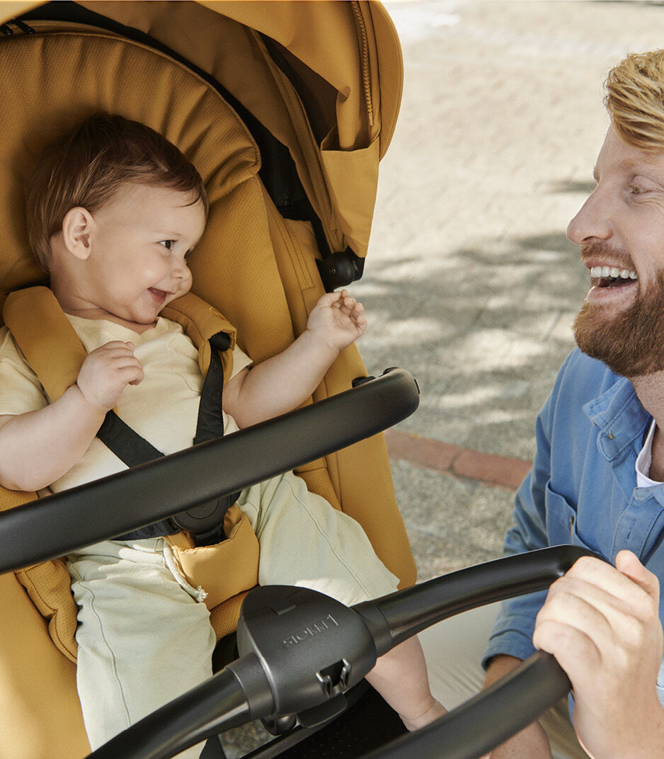 Stokke® Xplory® X Golden Yellow, Seat, parent facing. Close-up.