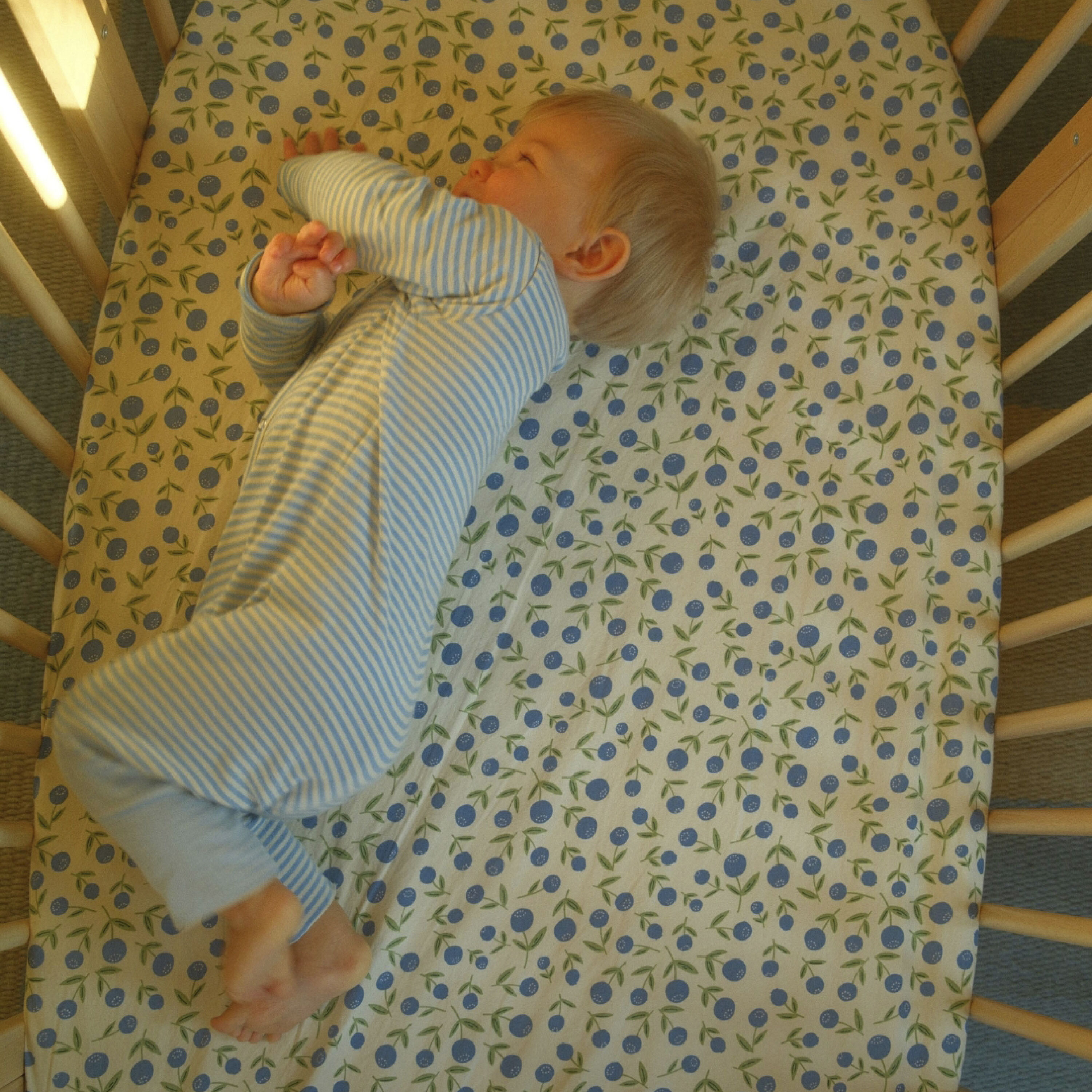 Drap-housse Stokke® Sleepi™, Nordic Blueberries, mainview Image de la galerie 4