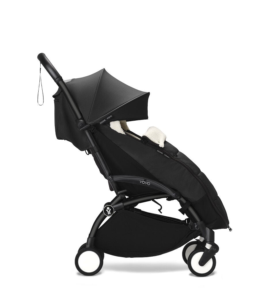 Stokke® YOYO3® 6+ Black Frame. Black. Footmuff.