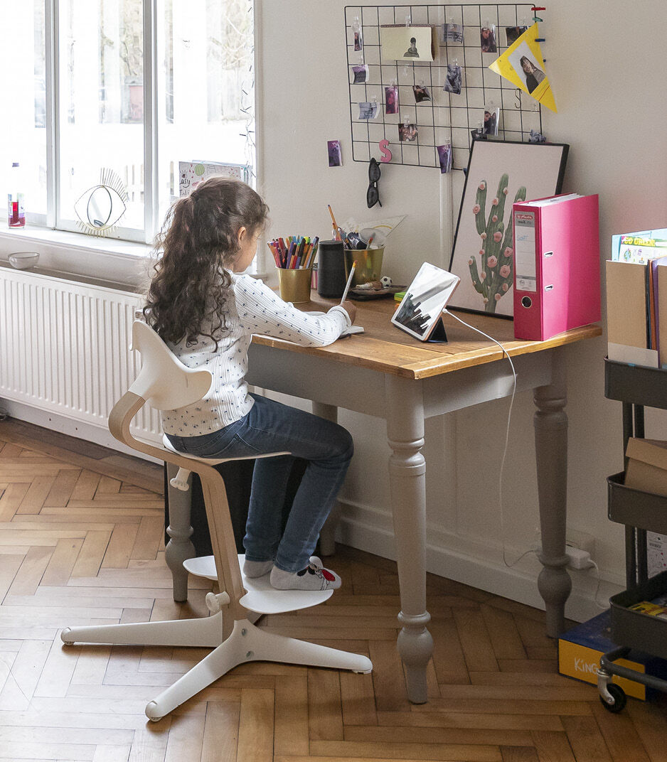 Stokke® Nomi® Oak premium wood with White plastic parts. galery image 2