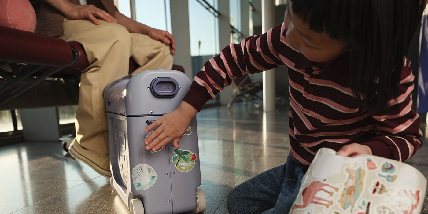 Ride-on Suitcase for Kids | Jetkids™ BedBox™ by Stokke® | Stokke