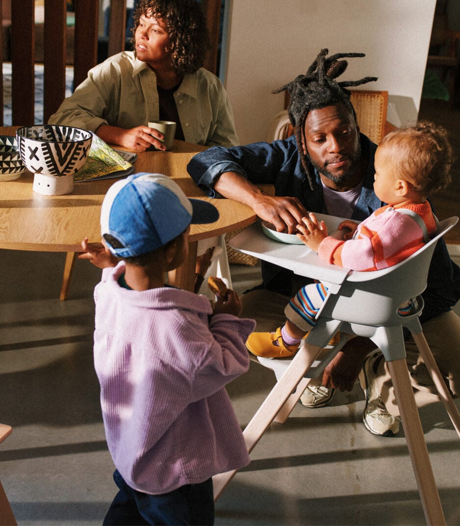 Clikk™ | Portable, easy-to-use high chair for travel & home