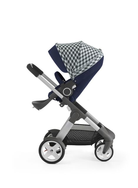 Stokke&reg; Crusi&trade; with Stokke&reg; Stroller Seat and Grey Cube Style Kit.