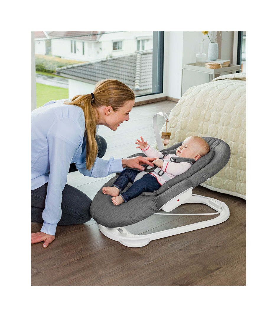 Stokke® Steps™ 多功能婴童椅摇椅, Deep Grey White Chassis, mainview