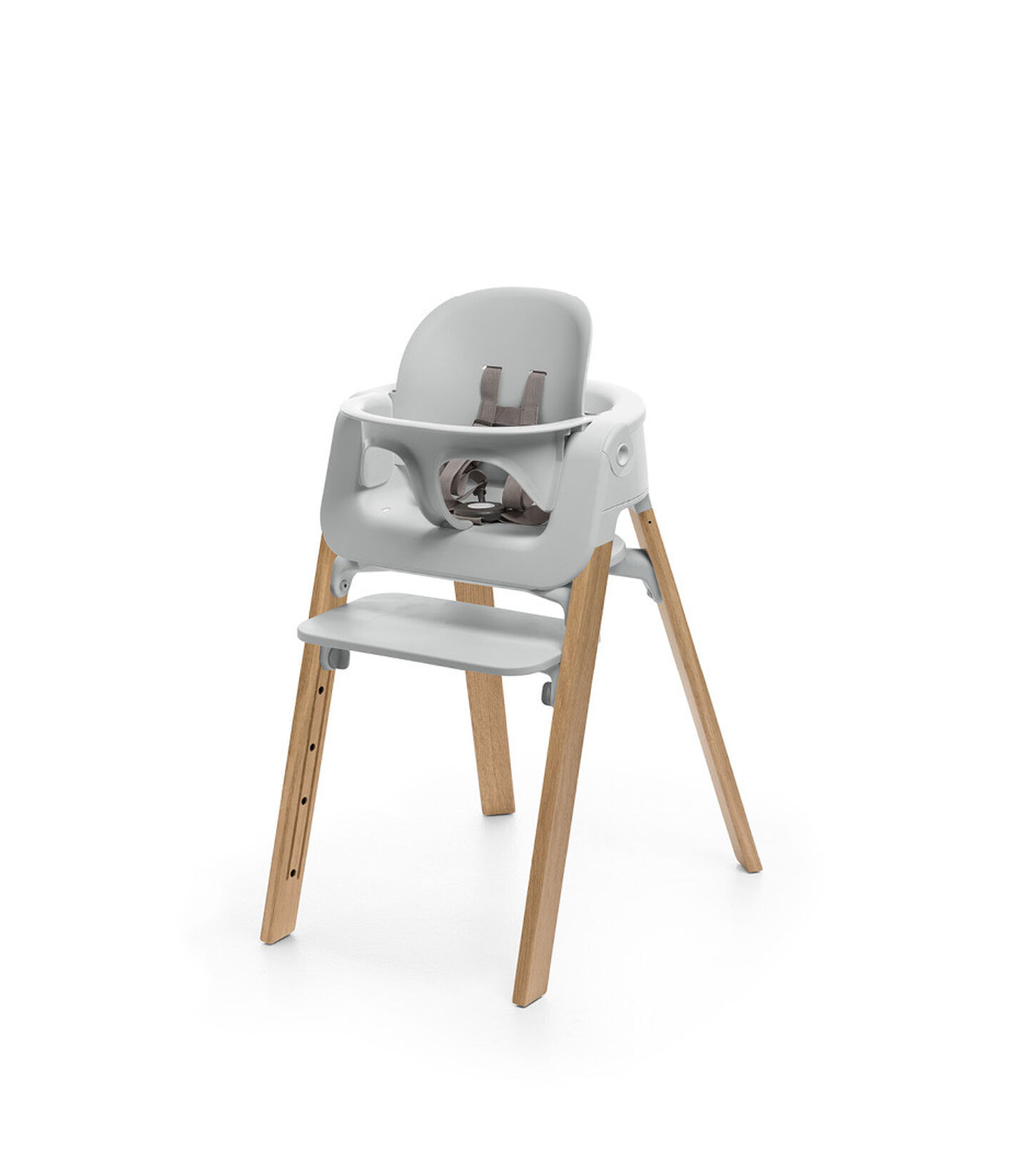 Stokke&reg; Steps&trade; Oak Natural chair with Baby Set Light Grey.