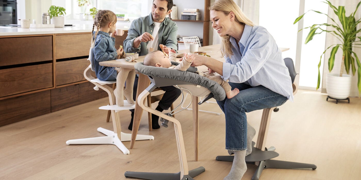 Stokke(ストッケ) nomi （ノミ）チェア ベビーセット トレイ付き 無段階調節可能なベビーハイチェア｜ストッケ ノミチェア