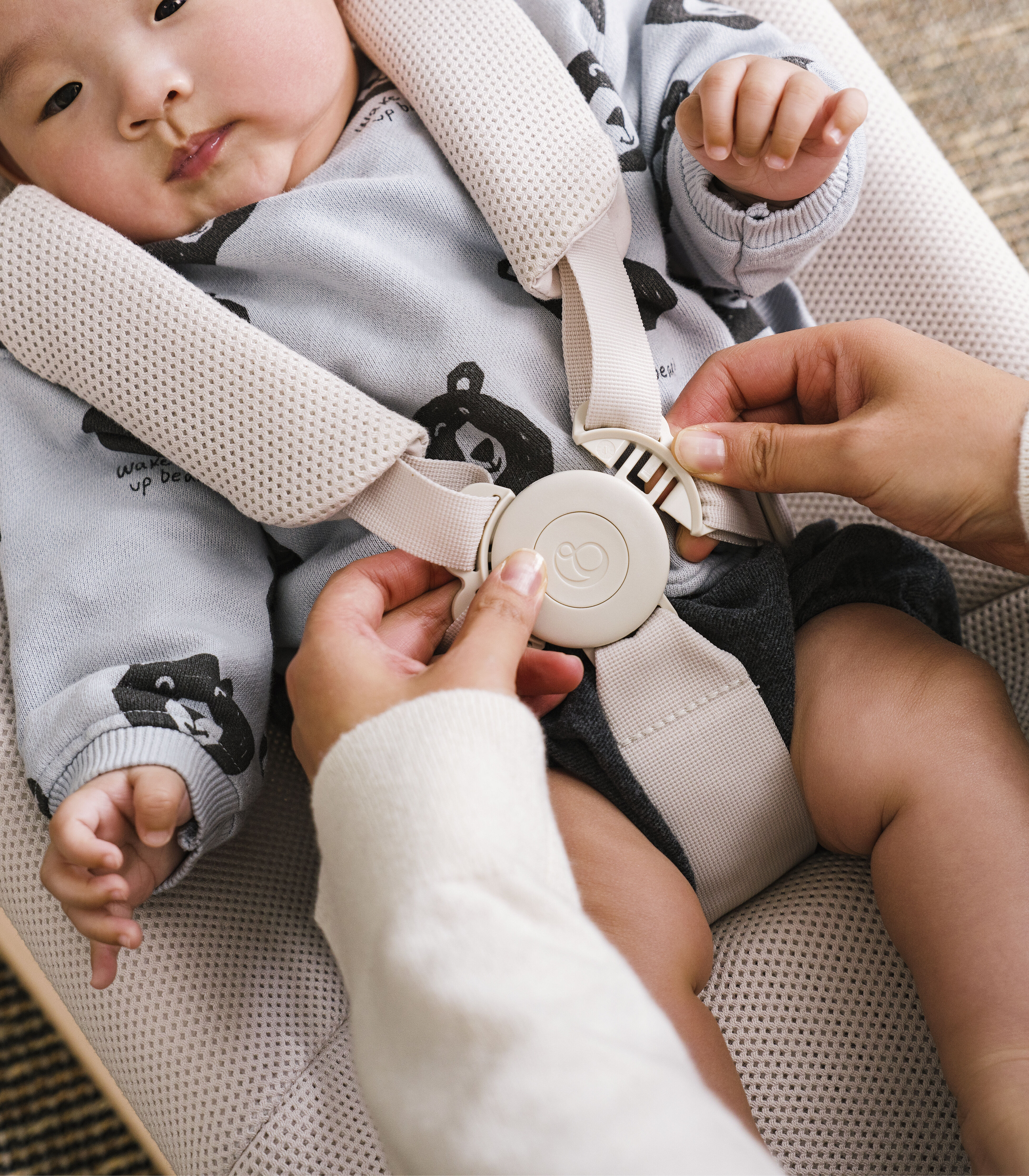 Stokke® Yoga™ 婴儿摇摇椅, 浅米色, mainview 图库图像 6