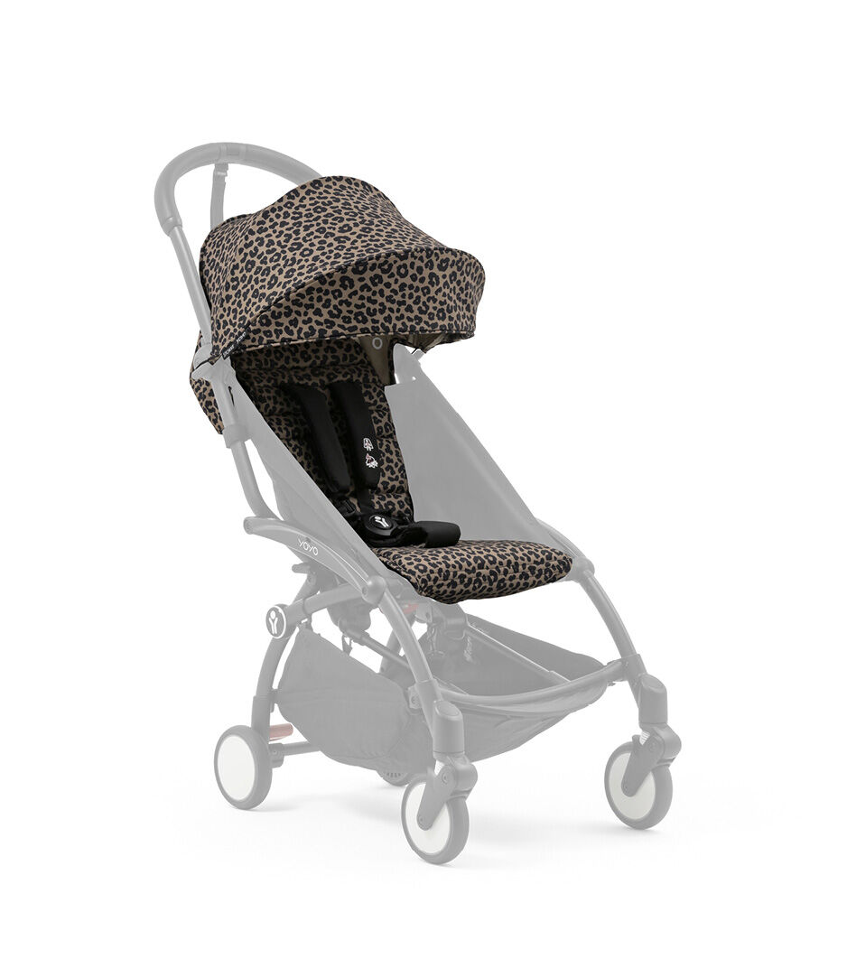 Stokke® YOYO® 6+ Leopard. Shadowed frame. Angled view. 