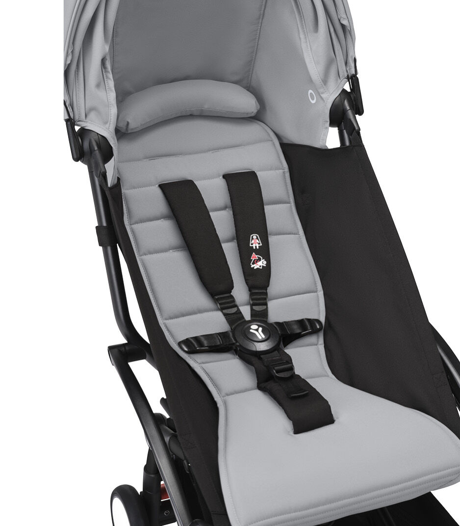 Stokke® YOYO3® 6+ Stone. Black Frame. Head cushion, detail. Reclined position. US variant. galery image 11