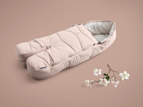 Stokke&reg; Stroller Foot Muff Balance Limited Edition. Soothing Pink.