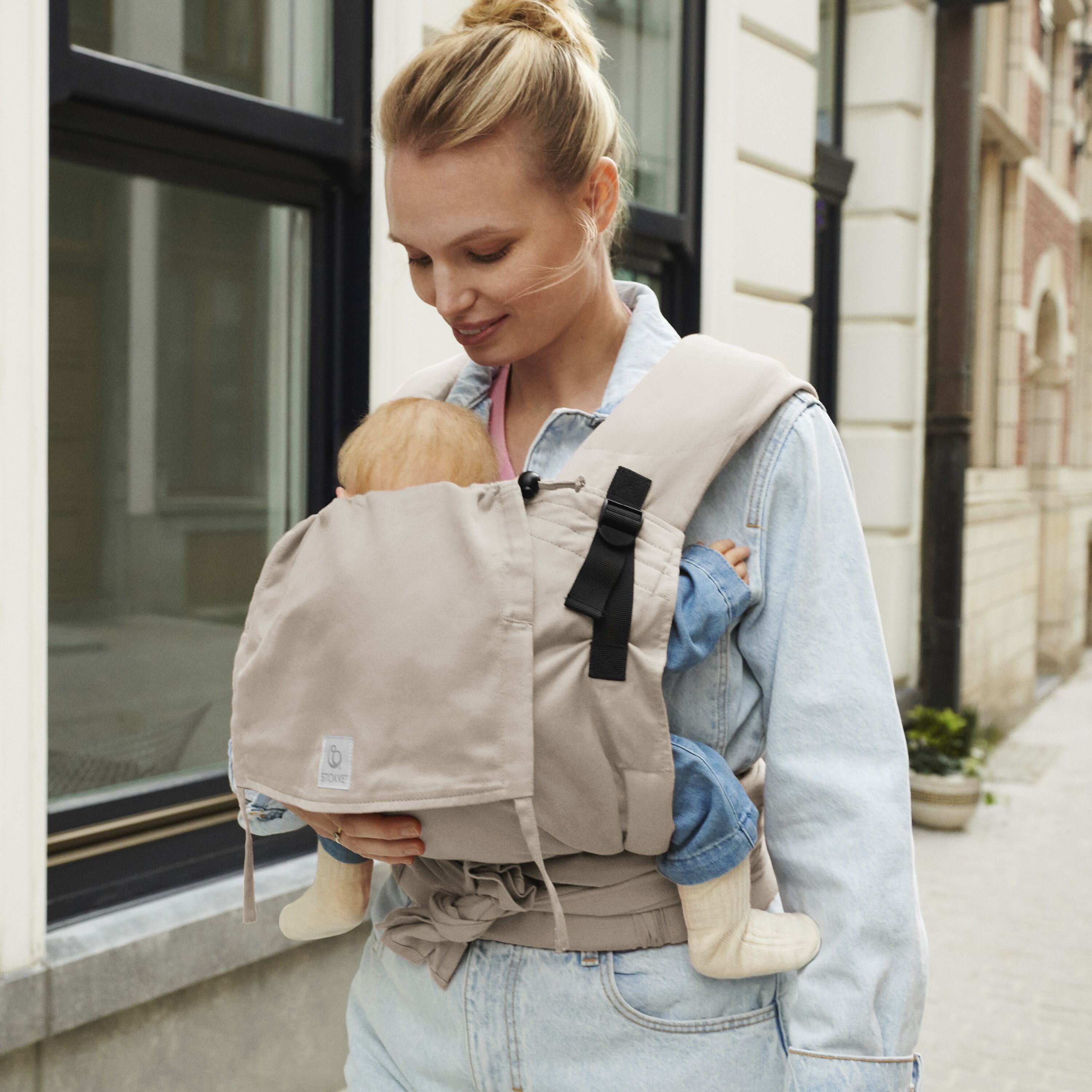 Stokke® Limas™ Carrier Plus Floral Beige OCS, Floral Beige, mainview