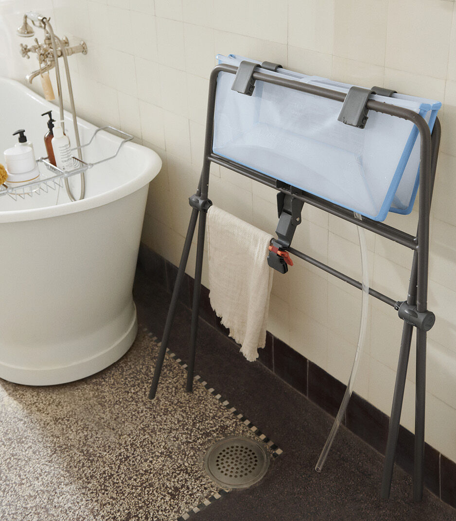 Stokke® FlexiBath® Ocean Blue in Stokke® FlexiBath® Stand, folded. galery image 3