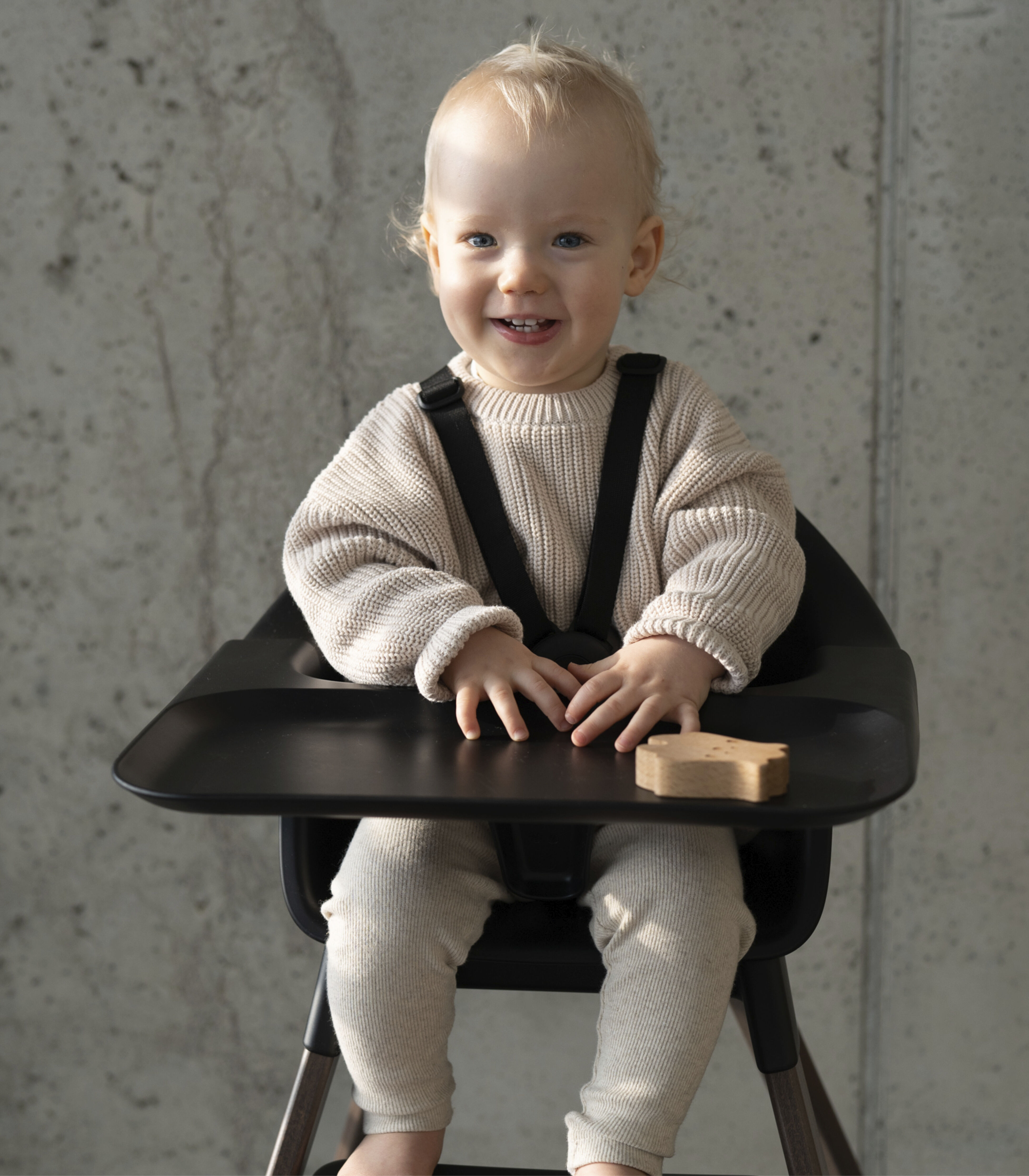 Stokke® Clikk™ High Chair, Black / Warm Brown, mainview galery image 3