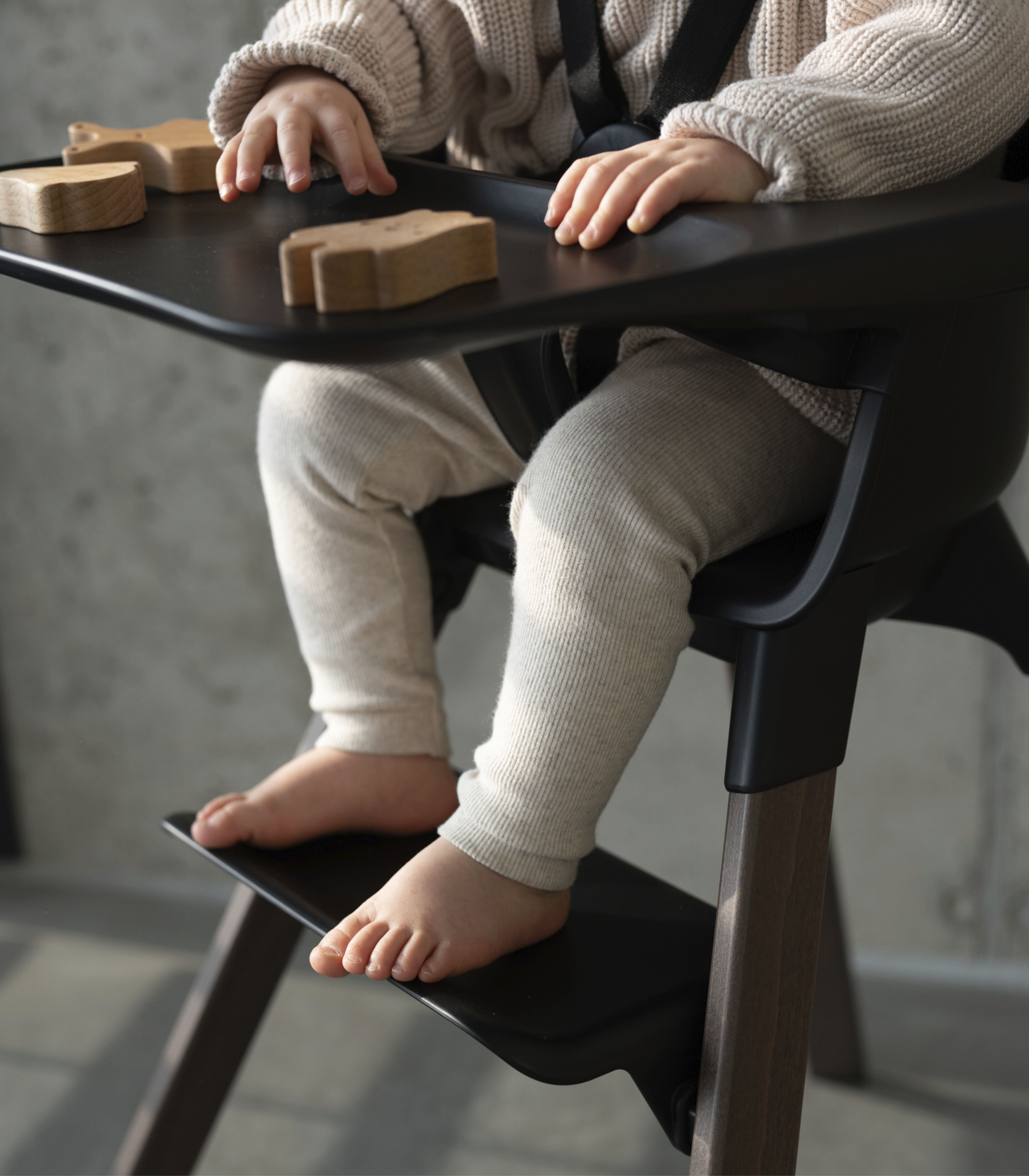 Stokke® Clikk™ High Chair, Black / Warm Brown, mainview galery image 7