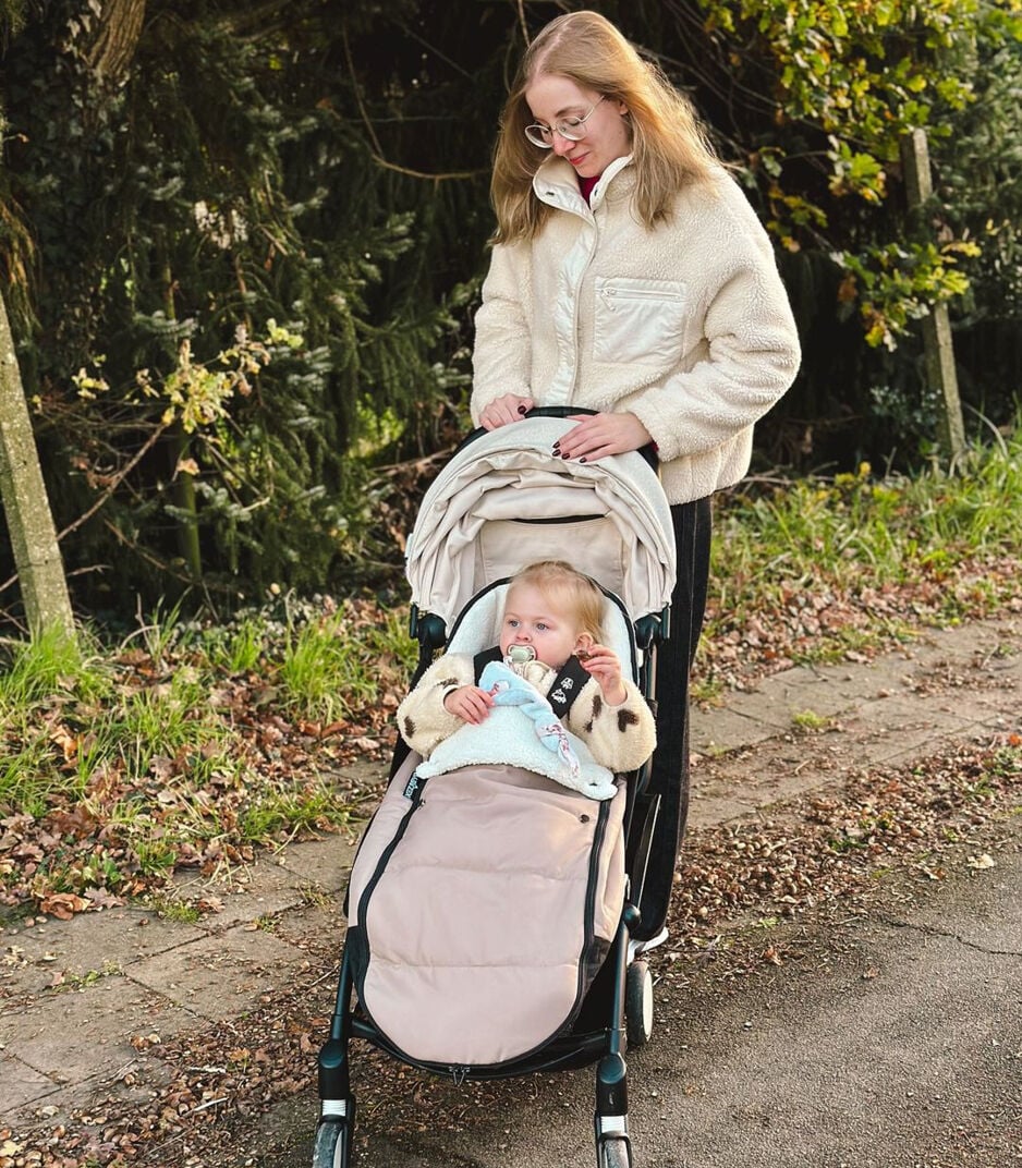 Yoyo 0＋ベビーカー フットマフ付き ベビーカー用フットマフ | 6歳からのストッケ YOYO® | Stokke