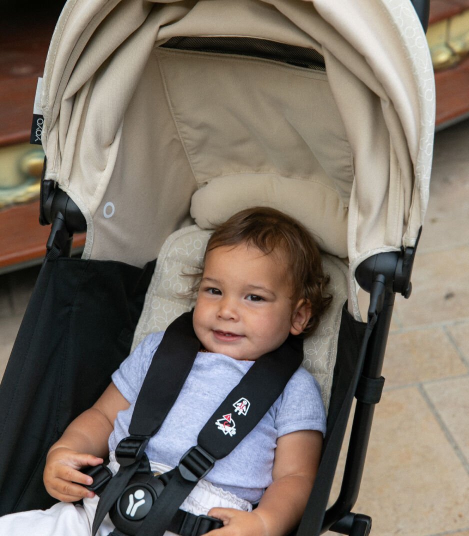 Stokke® YOYO³ stroller from 6 months, Bonpoint Beige with Black Frame, mainview galería de imágenes 5
