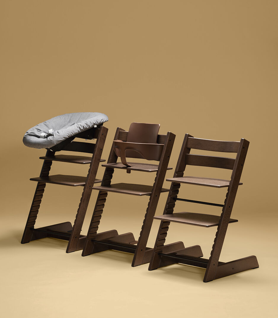 Tripp Trapp® Oak Warm Brown line-up. Newborn Set Baby Set and chair. galery image 7