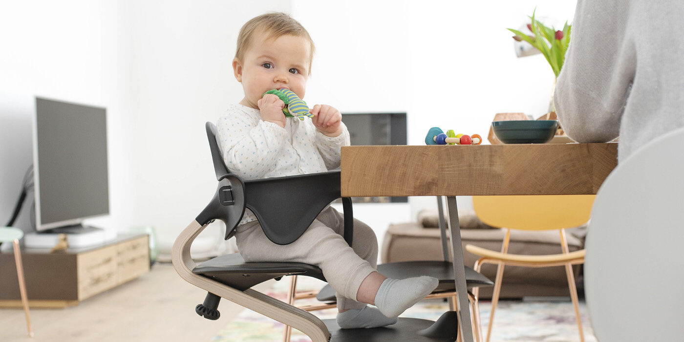 Stokke(ストッケ) nomi （ノミ）チェア　ベビーセット付き ノミ ベビーセット / ブラックstokke（ストッケ） | 公式通販
