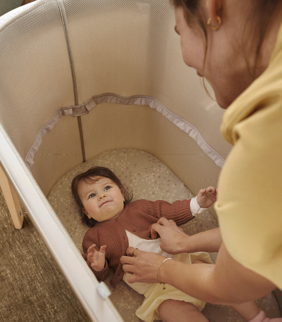 Stokke® Snoozi™ Bassinet, Sandy Beige, mainview galery image 5