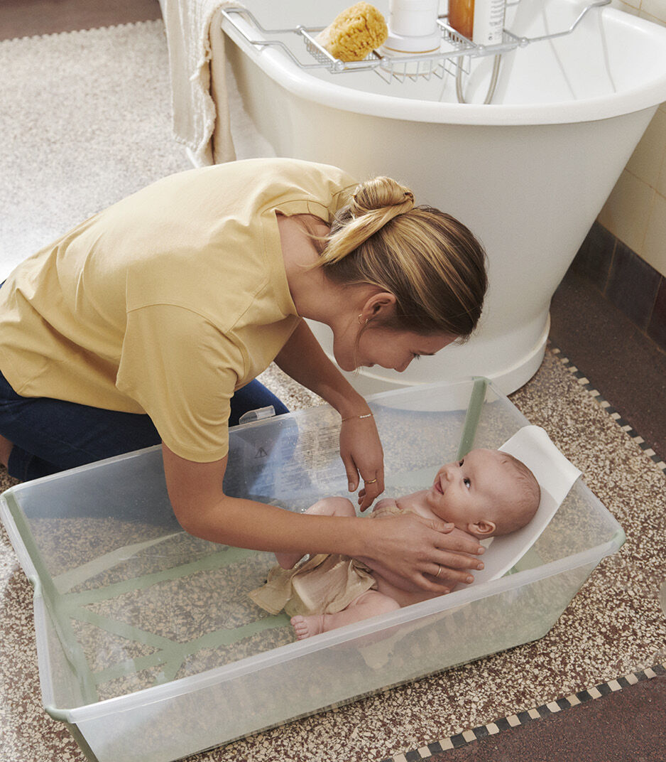 Stokke® FlexiBath® Transparent Green, with Newborn Support. galery image 3