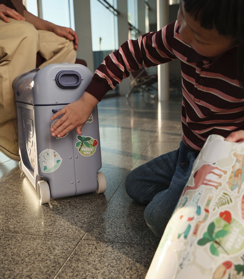 Ride-on Suitcase for Kids | Jetkids™ BedBox™ by Stokke® | Stokke