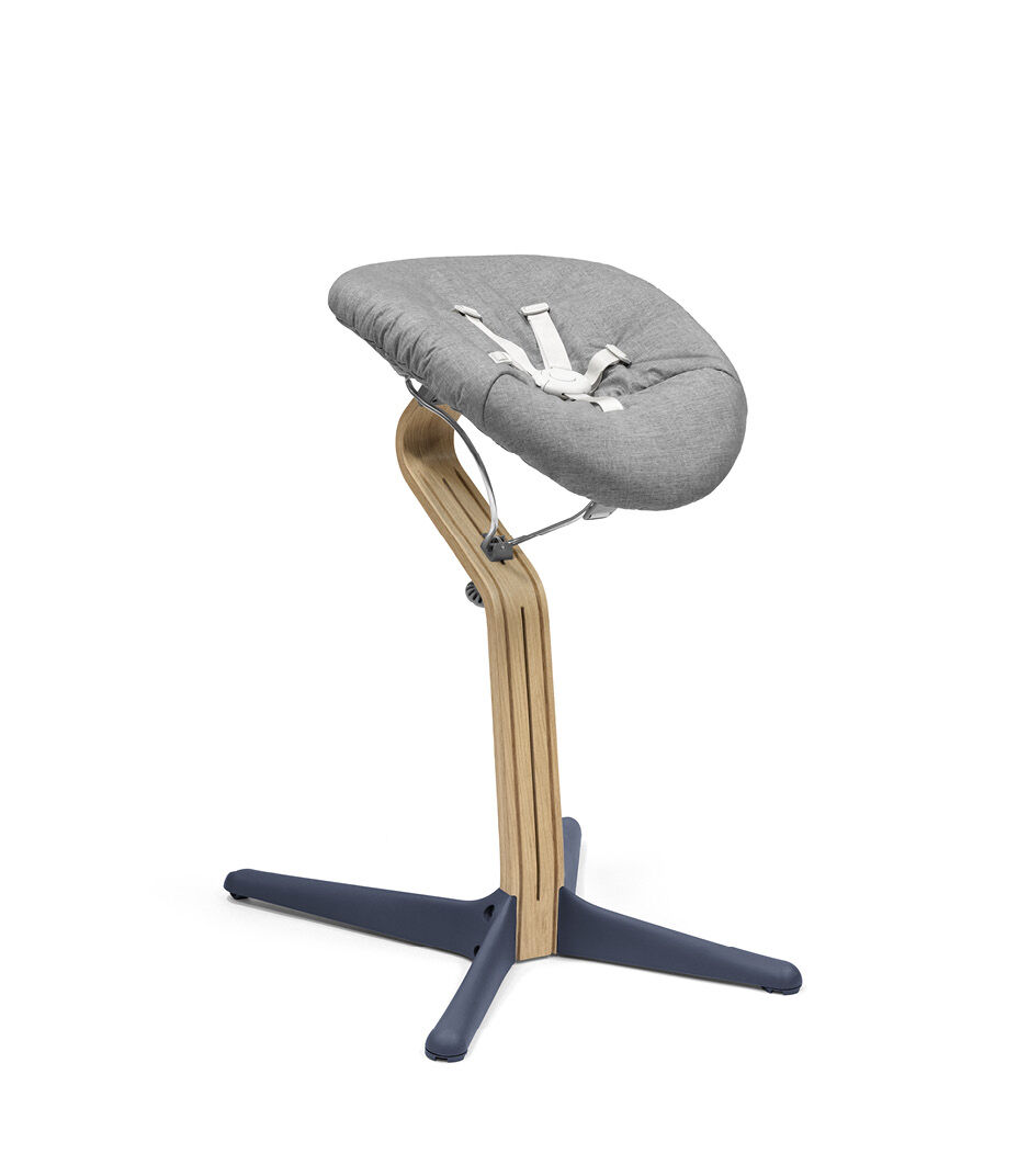 Stokke® Nomi® Chair Oak-Navy with Newborn Set Grey. galery image 3