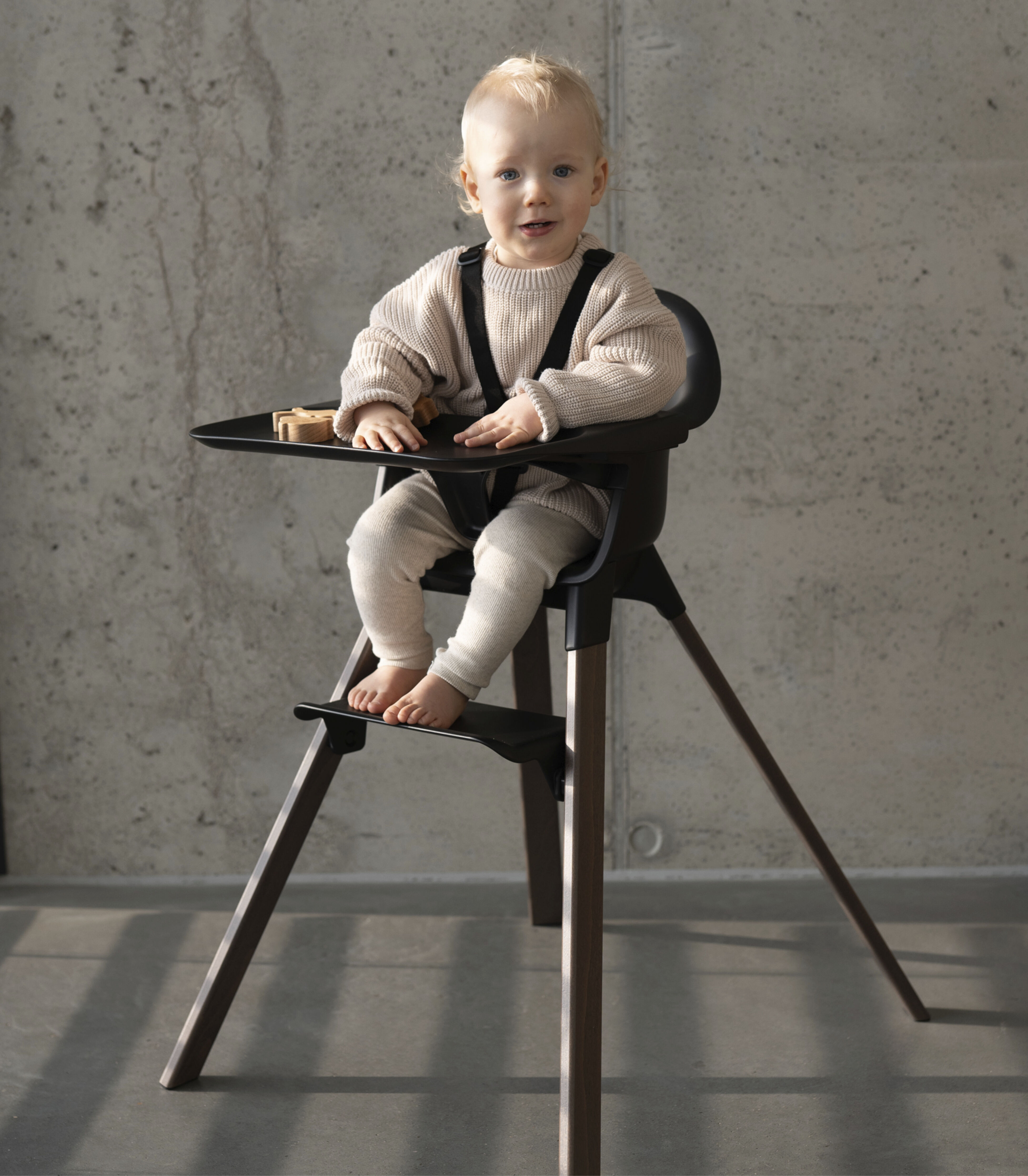 Chaise haute Stokke® Clikk™ Noir/Brun chaud, Black / Warm Brown, mainview