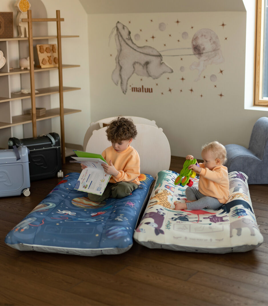 Stokke® JetKids™ CloudSleeper™ opblaasbaar kinderbed, Dierenfamilie, mainview galerijafbeelding 4