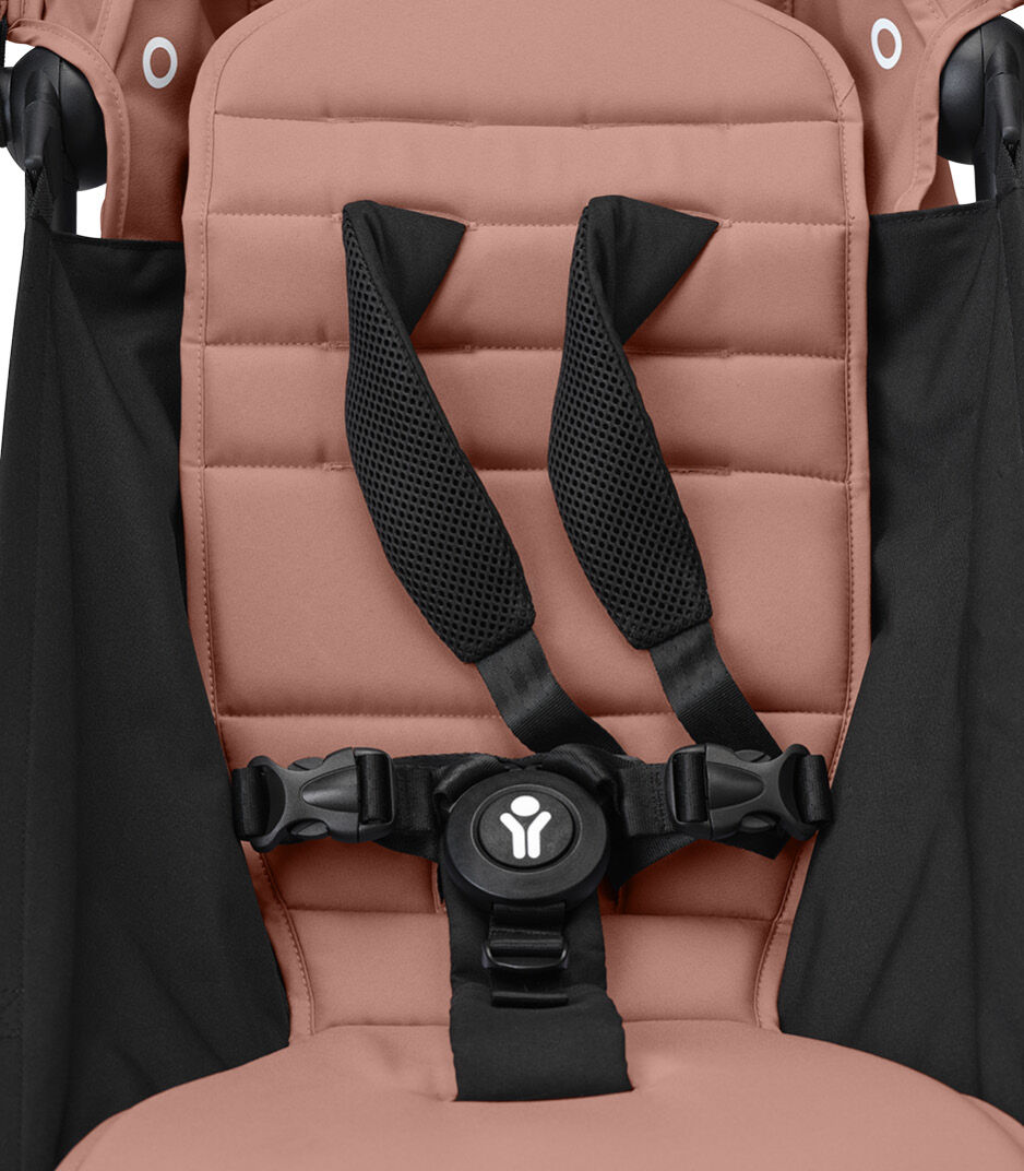 Stokke® YOYO3® 6+ Ginger. Shoulder strap mesh, close-up. galery image 4