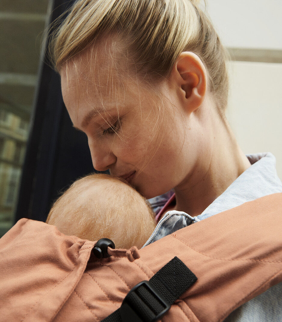Stokke® Limas™ Babytrage Plus, Terracotta, mainview Galeriebild 4