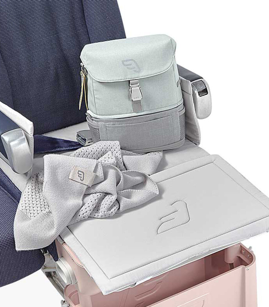 Stokke" JetKids™ Blanket Pebble on seat. BedBox and Mattress. galery image 4